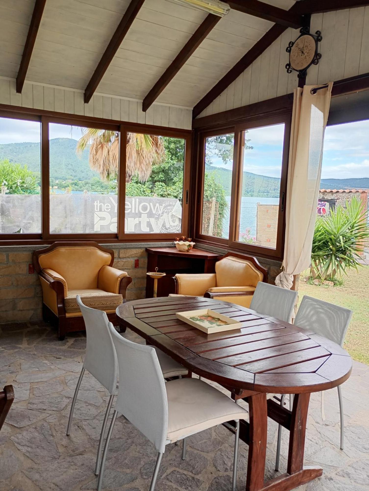 Independent Villa With Private Beach On The Lake Bracciano  Dış mekan fotoğraf